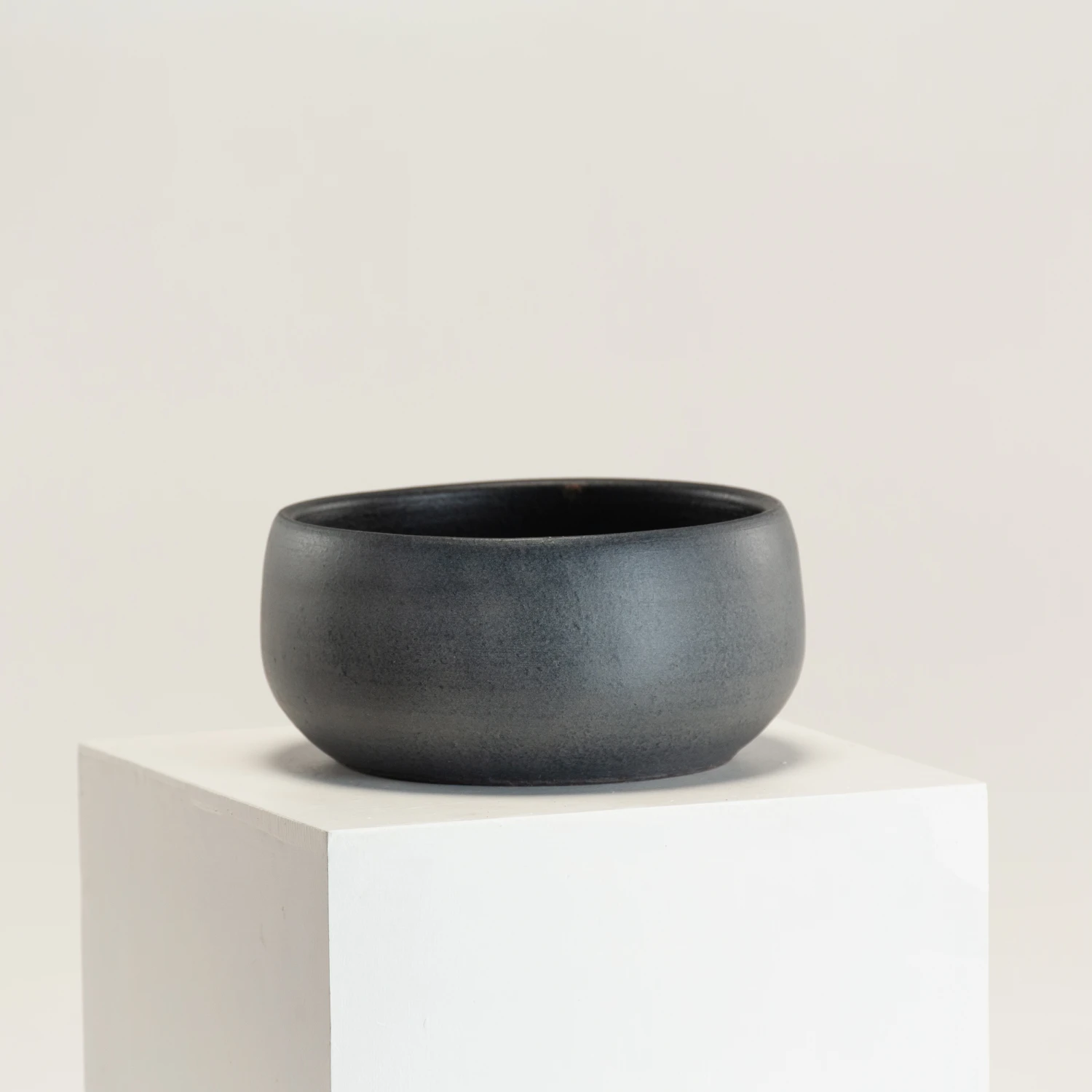 Indoor Pot Esra – Black 4 Indoor Pot Esra – Black - Image 4