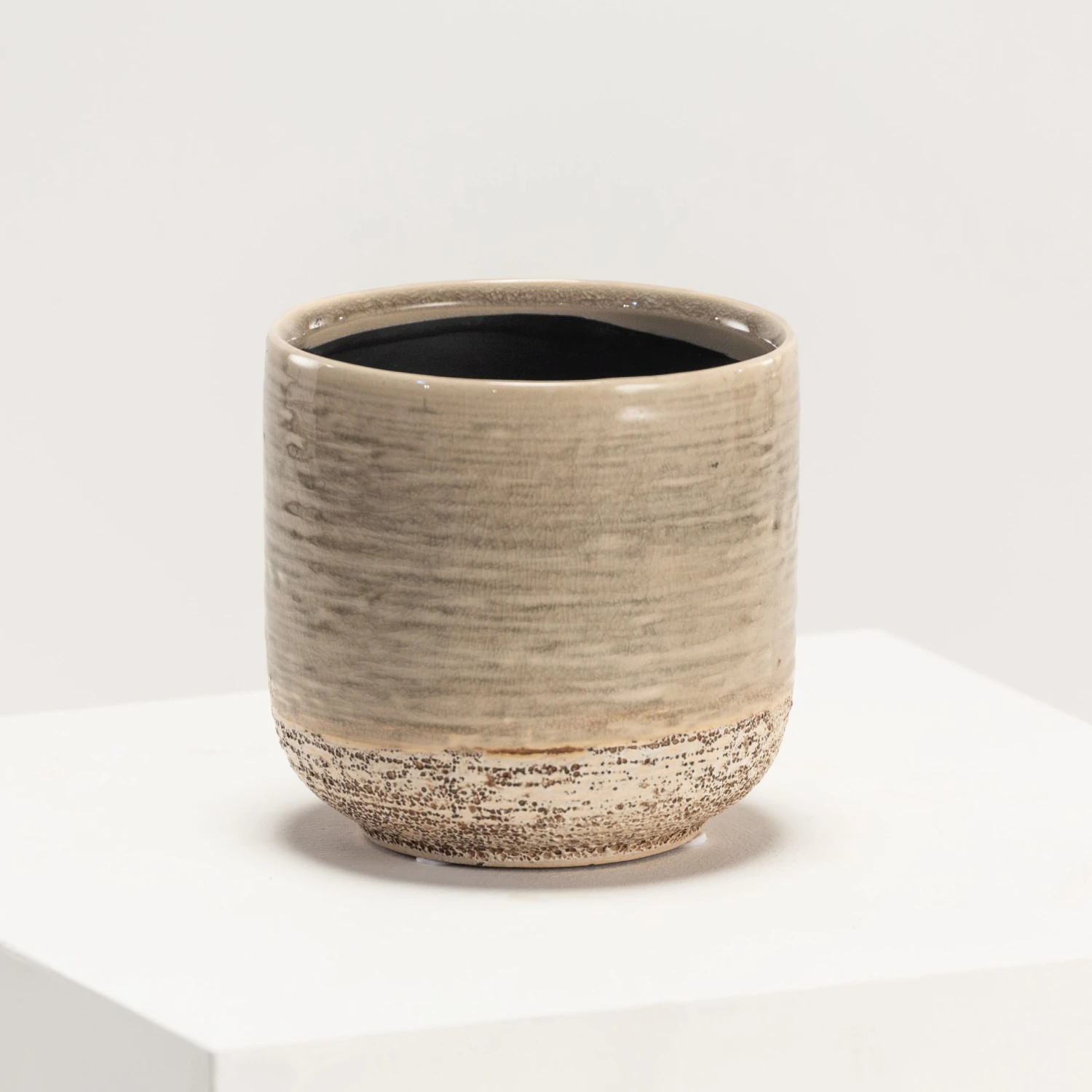 Indoor Pot Issa – Grey 4 Indoor Pot Issa – Grey - Image 4