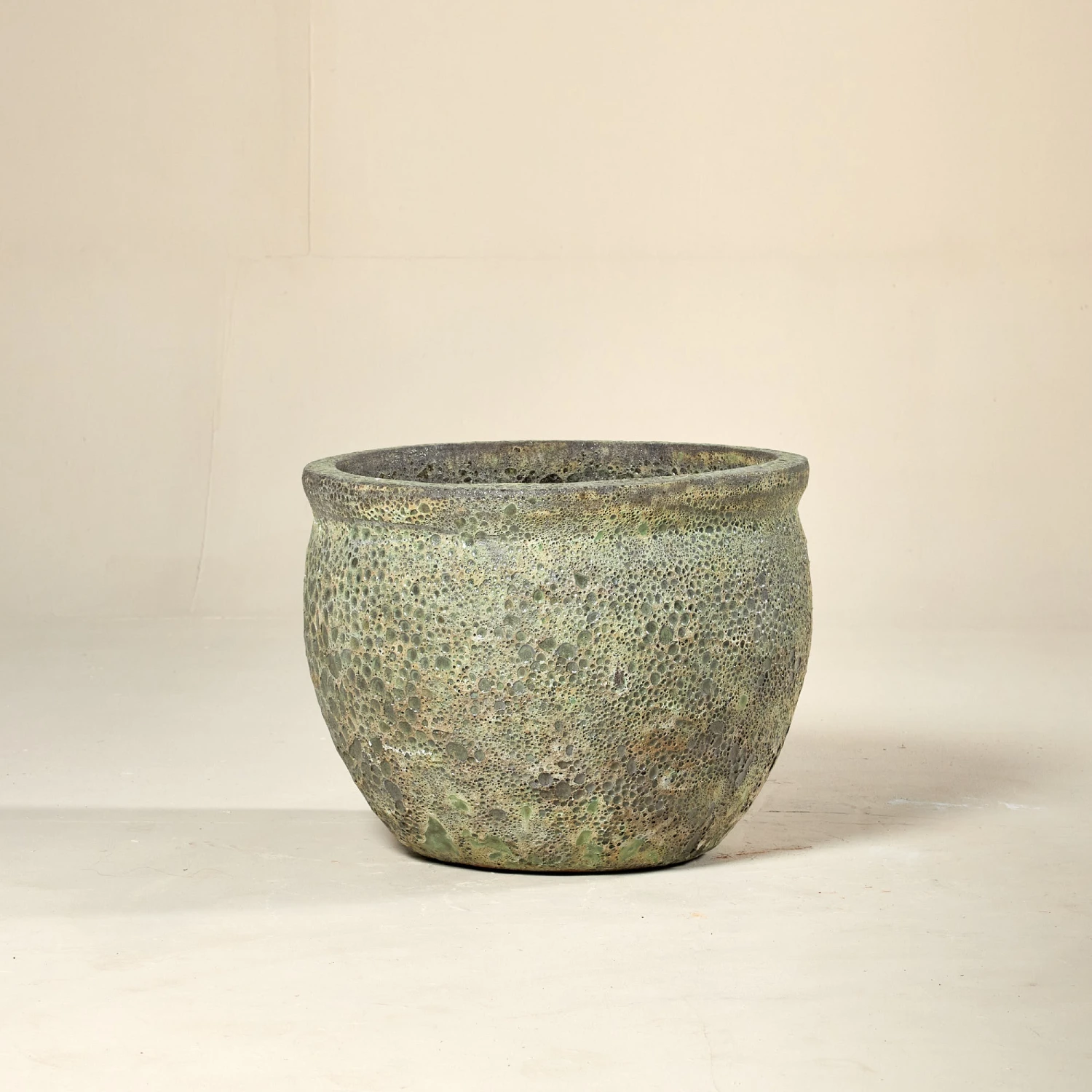 Outdoor Pot – Cauldron Aquarius Emerald Green 2 Outdoor Pot – Cauldron Aquarius Emerald Green - Image 2