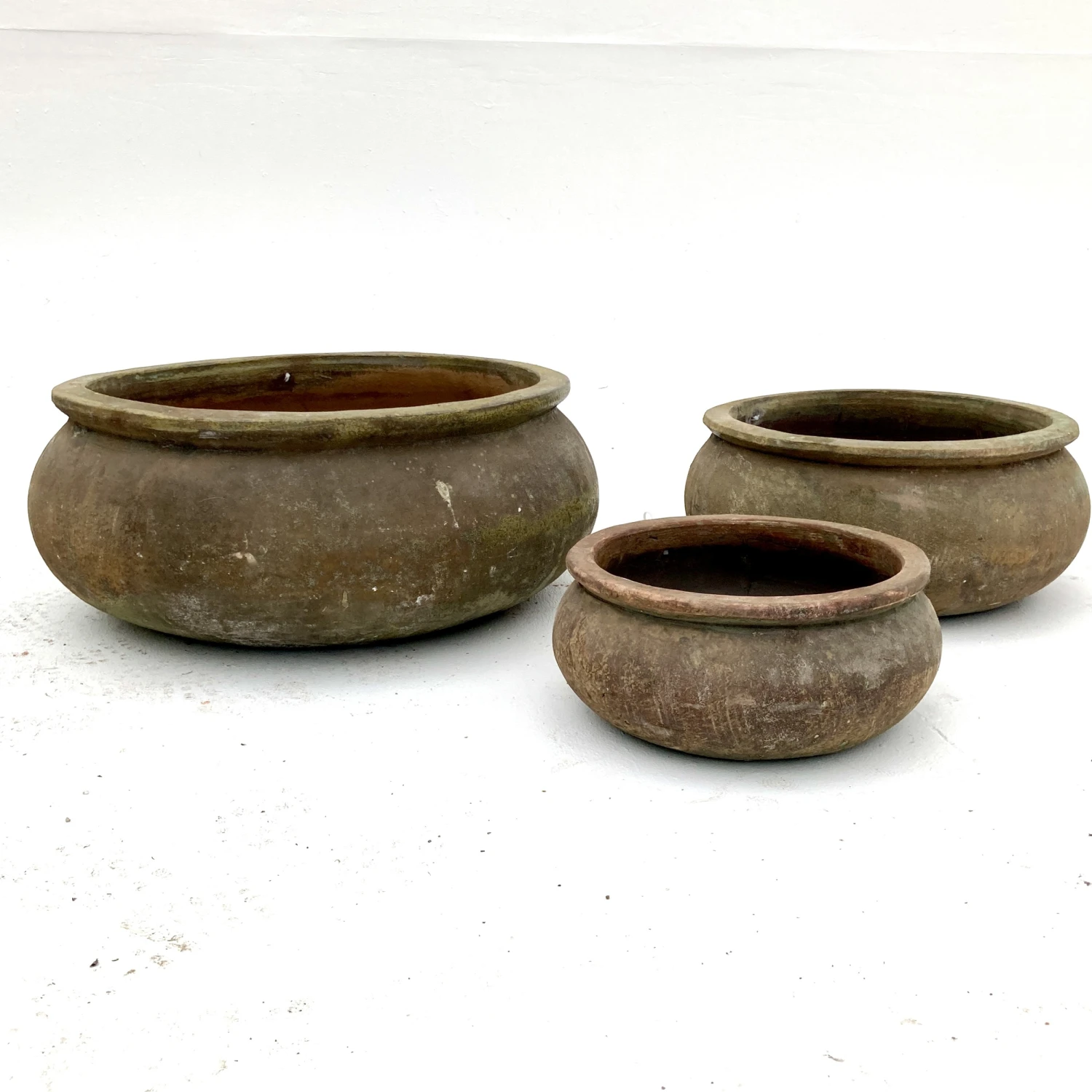 Loutro Bowl Antiqued – Outdoor Pot 1 Loutro Bowl Antiqued – Outdoor Pot